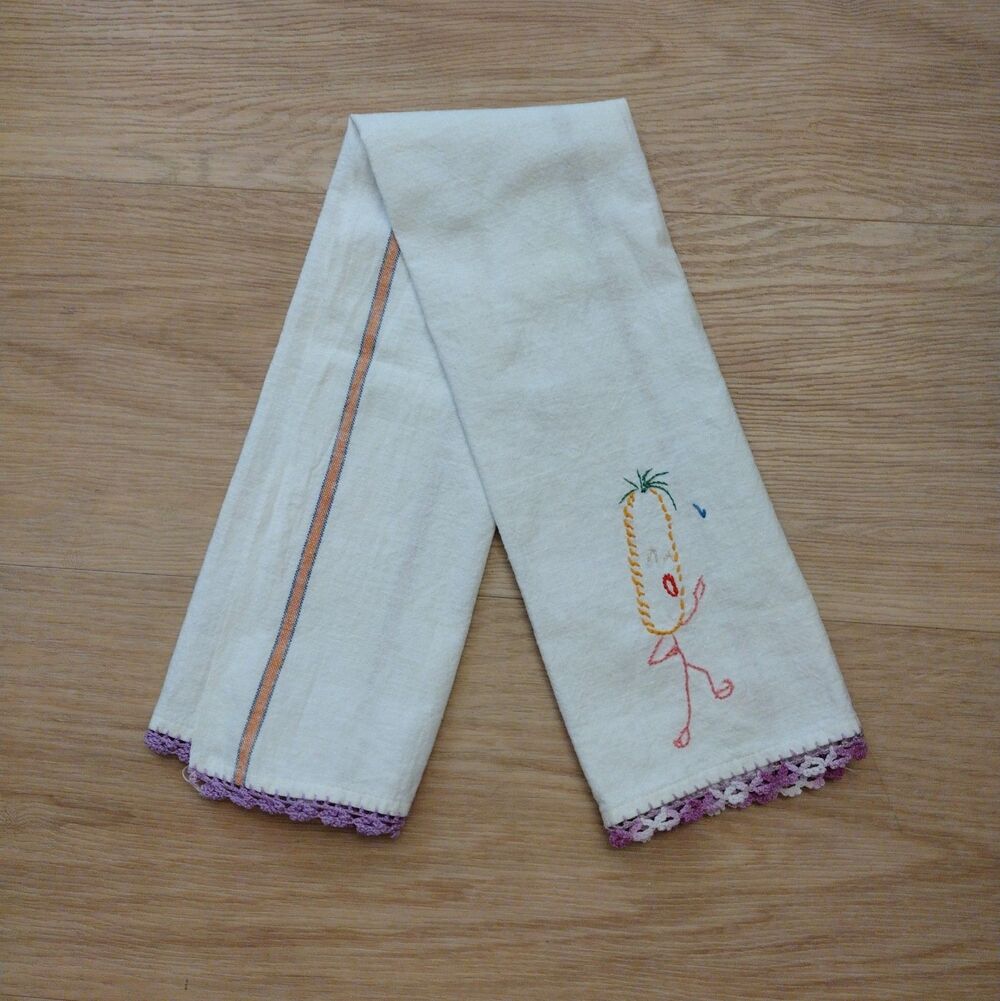Vintage Cannon Embroidered Linen Tea Towel Anthropomorphic Dancing Carrot 16x31